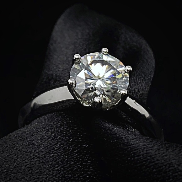 Tiffany&Co 14k 2 Carat Lab Diamond Engagement Ring - Picture 11 of 16